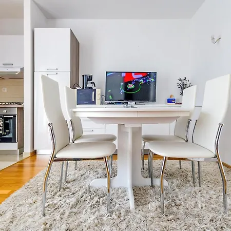 アパート Modern In Peaceful Area - ザダル