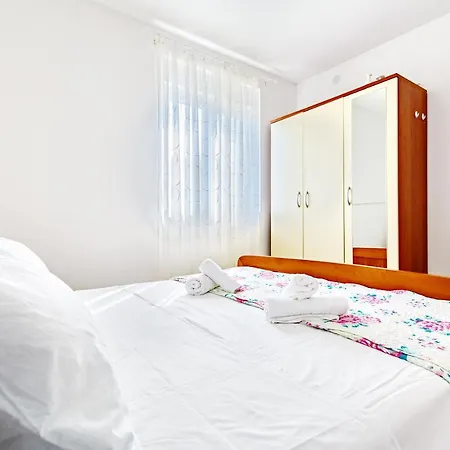 Apartman Modern In Peaceful Area - *