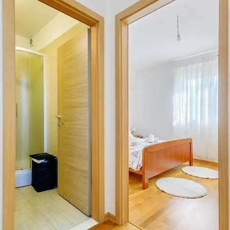 Modern In Peaceful Area - * 자다르