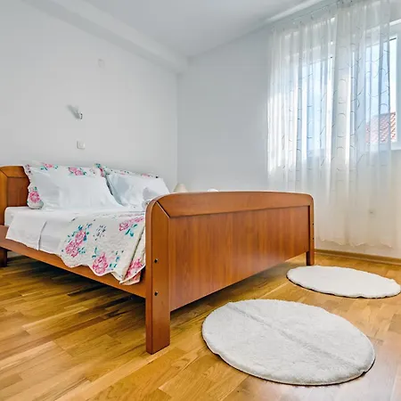 Modern In Peaceful Area - * 자다르